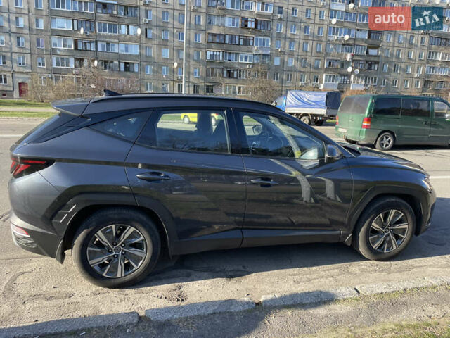 Серый Хендай Туксон, объемом двигателя 2 л и пробегом 101 тыс. км за 27499 $, фото 3 на Automoto.ua