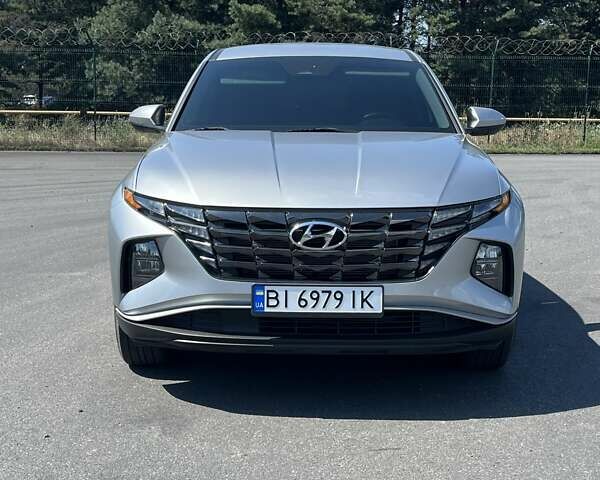 Серый Хендай Туксон, объемом двигателя 2.5 л и пробегом 86 тыс. км за 20000 $, фото 3 на Automoto.ua