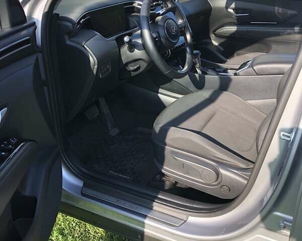 Серый Хендай Туксон, объемом двигателя 2 л и пробегом 42 тыс. км за 26000 $, фото 14 на Automoto.ua