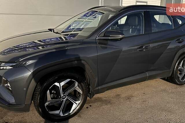 Серый Хендай Туксон, объемом двигателя 1.6 л и пробегом 65 тыс. км за 33500 $, фото 3 на Automoto.ua