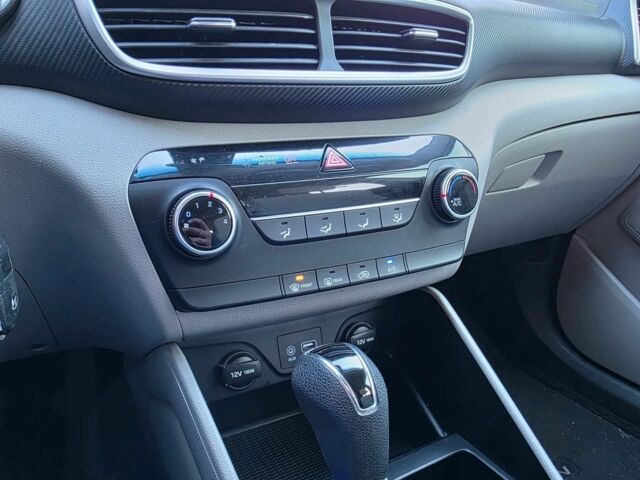 Хендай Туксон 2021 в Киеве на Automoto.ua Серый Хендай Туксон, объемом двигателя 2 л и пробегом 82 тыс. км за 9400 $, фото 10 на Automoto.ua