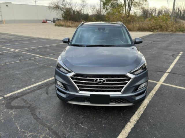 Серый Хендай Туксон, объемом двигателя 2.4 л и пробегом 22 тыс. км за 15000 $, фото 1 на Automoto.ua