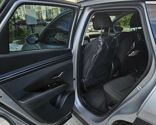 Серый Хендай Туксон, объемом двигателя 2 л и пробегом 46 тыс. км за 29000 $, фото 14 на Automoto.ua