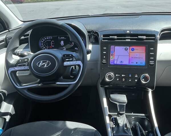 Серый Хендай Туксон, объемом двигателя 2.5 л и пробегом 86 тыс. км за 20000 $, фото 6 на Automoto.ua