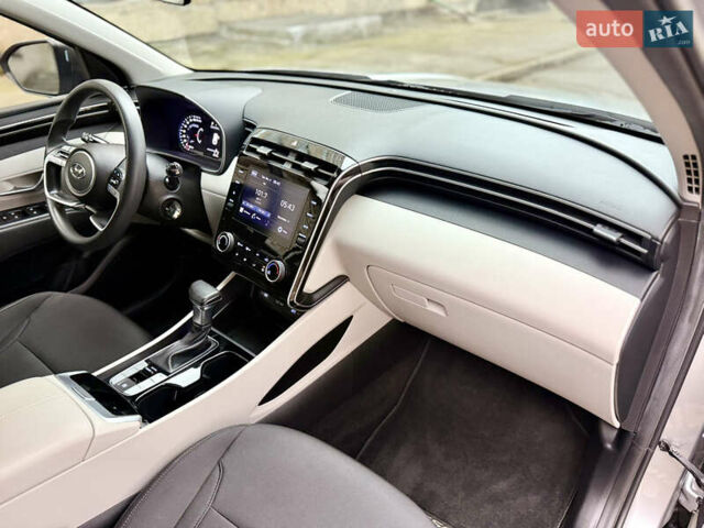 Сірий Хендай Туксон, об'ємом двигуна 2.5 л та пробігом 87 тис. км за 21000 $, фото 36 на Automoto.ua