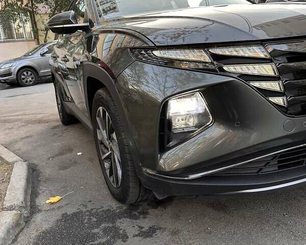 Серый Хендай Туксон, объемом двигателя 1.6 л и пробегом 144 тыс. км за 22000 $, фото 1 на Automoto.ua