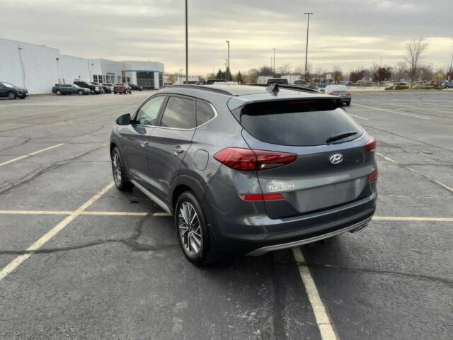 Серый Хендай Туксон, объемом двигателя 2.4 л и пробегом 22 тыс. км за 15000 $, фото 3 на Automoto.ua