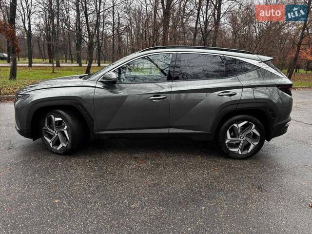 Серый Хендай Туксон, объемом двигателя 1.6 л и пробегом 105 тыс. км за 29990 $, фото 2 на Automoto.ua