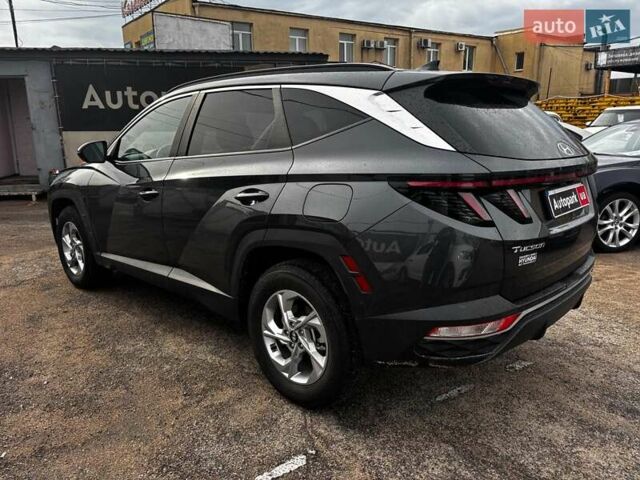 Серый Хендай Туксон, объемом двигателя 2.5 л и пробегом 28 тыс. км за 26990 $, фото 3 на Automoto.ua