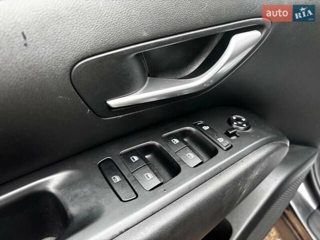 Серый Хендай Туксон, объемом двигателя 2.5 л и пробегом 28 тыс. км за 26990 $, фото 20 на Automoto.ua