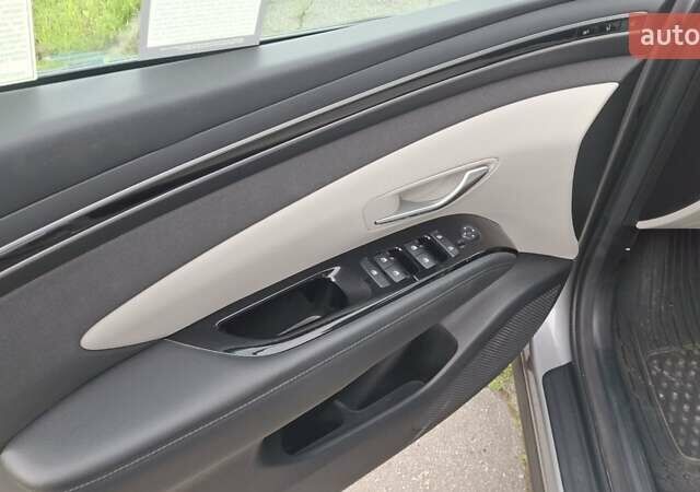 Серый Хендай Туксон, объемом двигателя 1.6 л и пробегом 77 тыс. км за 32400 $, фото 16 на Automoto.ua