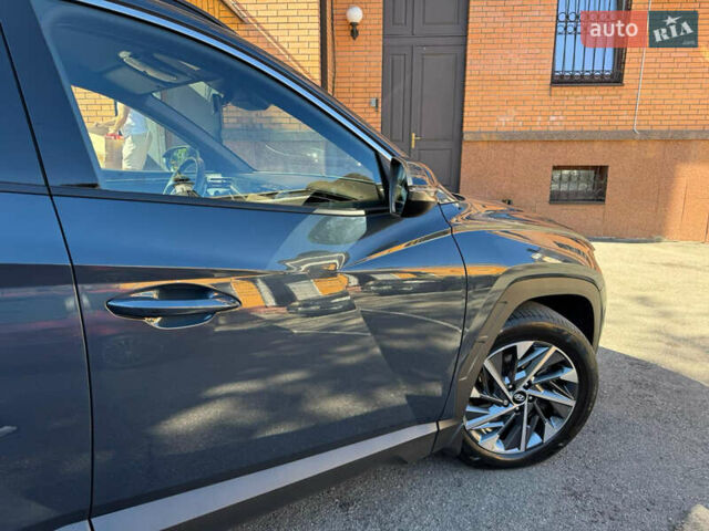 Серый Хендай Туксон, объемом двигателя 1.6 л и пробегом 53 тыс. км за 37000 $, фото 5 на Automoto.ua