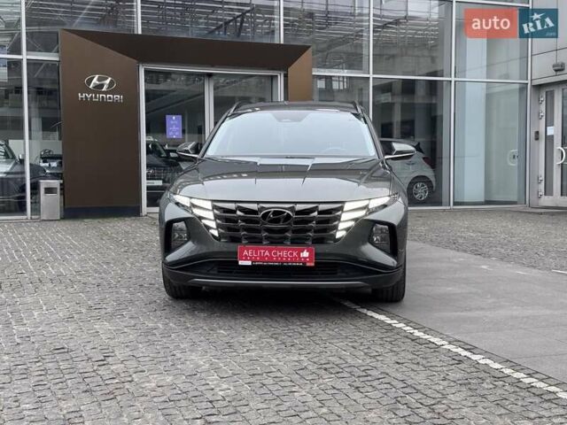 Серый Хендай Туксон, объемом двигателя 2 л и пробегом 62 тыс. км за 24500 $, фото 1 на Automoto.ua