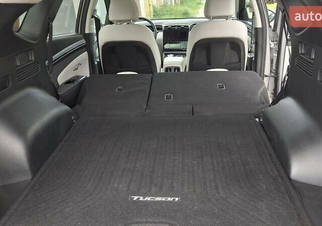 Серый Хендай Туксон, объемом двигателя 1.6 л и пробегом 77 тыс. км за 32400 $, фото 30 на Automoto.ua