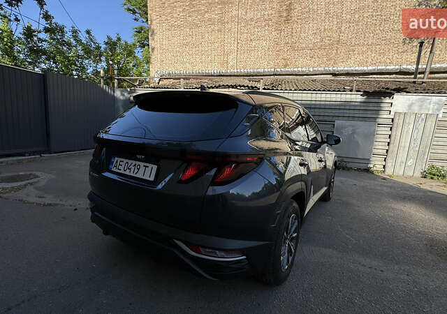 Сірий Хендай Туксон, об'ємом двигуна 2 л та пробігом 43 тис. км за 27000 $, фото 4 на Automoto.ua