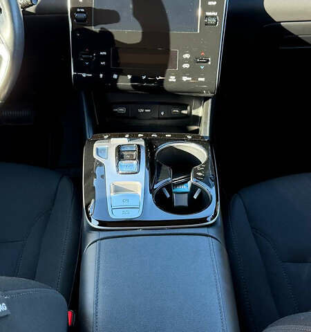 Сірий Хендай Туксон, об'ємом двигуна 1.6 л та пробігом 68 тис. км за 30000 $, фото 3 на Automoto.ua