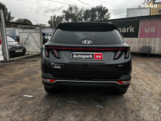 Серый Хендай Туксон, объемом двигателя 2.5 л и пробегом 28 тыс. км за 26990 $, фото 3 на Automoto.ua