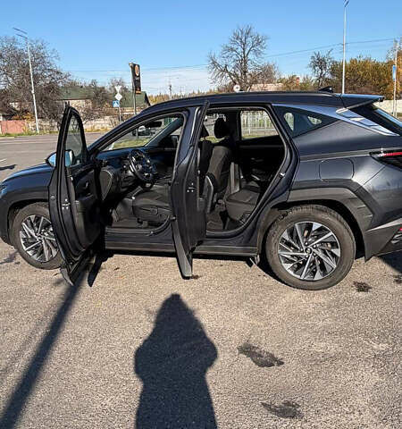 Сірий Хендай Туксон, об'ємом двигуна 1.6 л та пробігом 68 тис. км за 30000 $, фото 7 на Automoto.ua