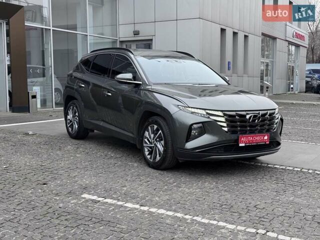 Серый Хендай Туксон, объемом двигателя 2 л и пробегом 62 тыс. км за 24500 $, фото 2 на Automoto.ua