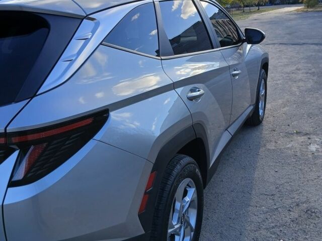 Серый Хендай Туксон, объемом двигателя 2.5 л и пробегом 40 тыс. км за 24000 $, фото 3 на Automoto.ua