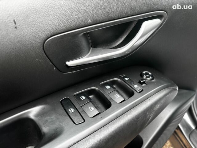 Серый Хендай Туксон, объемом двигателя 2.5 л и пробегом 28 тыс. км за 26990 $, фото 20 на Automoto.ua