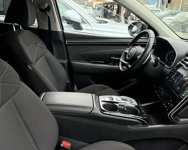 Серый Хендай Туксон, объемом двигателя 1.6 л и пробегом 35 тыс. км за 26000 $, фото 4 на Automoto.ua