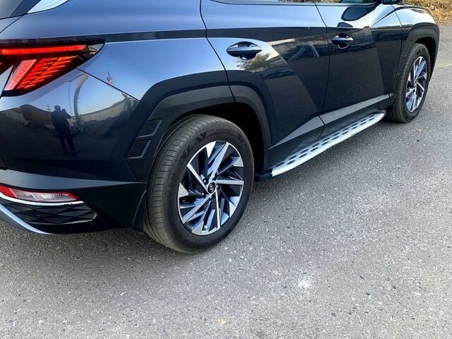 Серый Хендай Туксон, объемом двигателя 2 л и пробегом 23 тыс. км за 29000 $, фото 3 на Automoto.ua