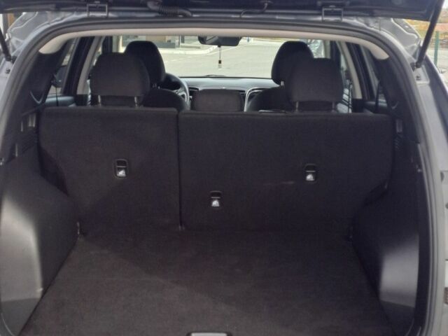 Серый Хендай Туксон, объемом двигателя 0 л и пробегом 27 тыс. км за 26000 $, фото 10 на Automoto.ua