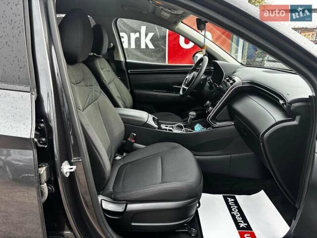 Серый Хендай Туксон, объемом двигателя 2.5 л и пробегом 28 тыс. км за 26990 $, фото 17 на Automoto.ua