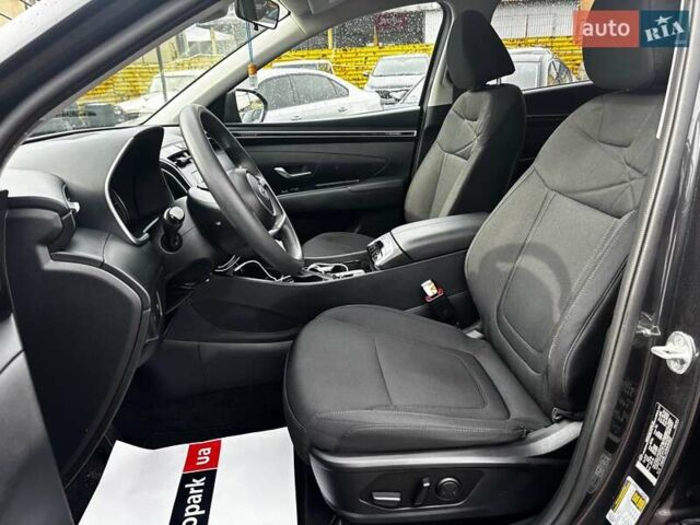 Серый Хендай Туксон, объемом двигателя 2.5 л и пробегом 28 тыс. км за 26990 $, фото 16 на Automoto.ua