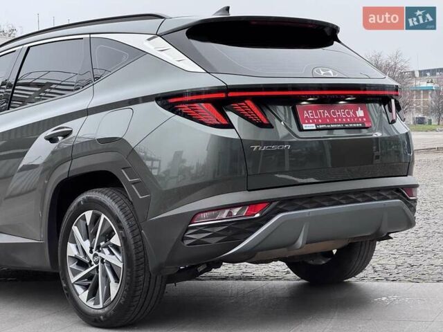 Серый Хендай Туксон, объемом двигателя 2 л и пробегом 62 тыс. км за 24500 $, фото 12 на Automoto.ua