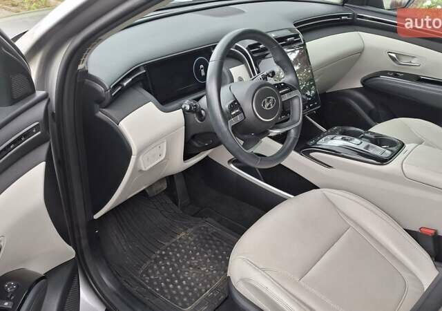 Серый Хендай Туксон, объемом двигателя 1.6 л и пробегом 77 тыс. км за 32400 $, фото 17 на Automoto.ua