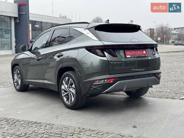 Серый Хендай Туксон, объемом двигателя 2 л и пробегом 62 тыс. км за 24500 $, фото 4 на Automoto.ua