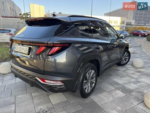 Серый Хендай Туксон, объемом двигателя 2 л и пробегом 37 тыс. км за 25000 $, фото 4 на Automoto.ua