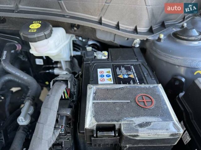 Серый Хендай Туксон, объемом двигателя 2 л и пробегом 37 тыс. км за 25000 $, фото 11 на Automoto.ua