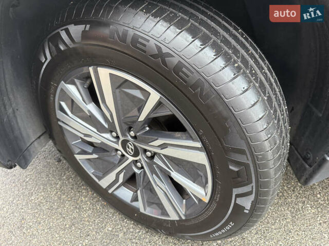 Серый Хендай Туксон, объемом двигателя 2 л и пробегом 11 тыс. км за 25200 $, фото 9 на Automoto.ua