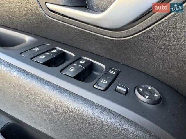 Серый Хендай Туксон, объемом двигателя 2 л и пробегом 37 тыс. км за 25000 $, фото 56 на Automoto.ua