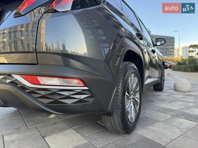 Серый Хендай Туксон, объемом двигателя 2 л и пробегом 37 тыс. км за 25000 $, фото 6 на Automoto.ua