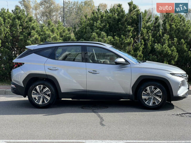 Сірий Хендай Туксон, об'ємом двигуна 2 л та пробігом 68 тис. км за 24500 $, фото 23 на Automoto.ua