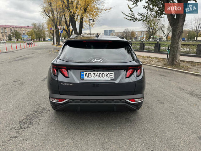 Серый Хендай Туксон, объемом двигателя 2 л и пробегом 18 тыс. км за 27500 $, фото 3 на Automoto.ua