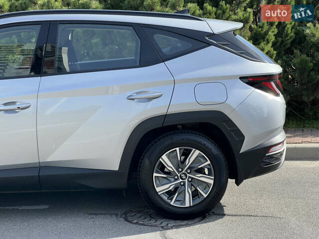 Сірий Хендай Туксон, об'ємом двигуна 2 л та пробігом 68 тис. км за 24500 $, фото 12 на Automoto.ua