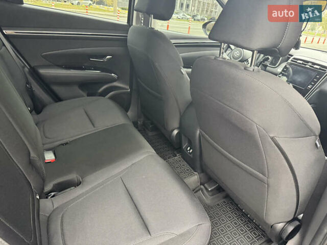 Серый Хендай Туксон, объемом двигателя 2 л и пробегом 18 тыс. км за 27500 $, фото 15 на Automoto.ua