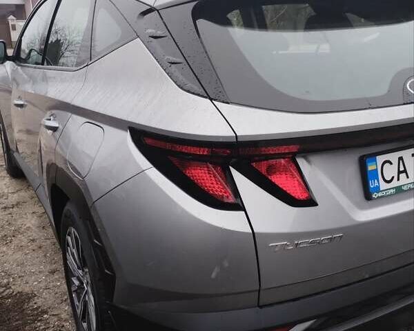 Сірий Хендай Туксон, об'ємом двигуна 2 л та пробігом 38 тис. км за 27000 $, фото 3 на Automoto.ua