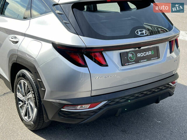 Сірий Хендай Туксон, об'ємом двигуна 2 л та пробігом 68 тис. км за 24500 $, фото 29 на Automoto.ua