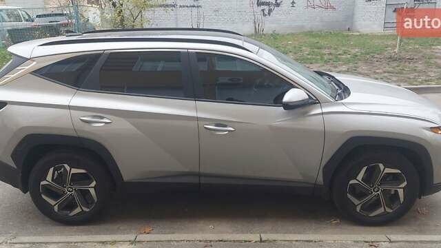Сірий Хендай Туксон, об'ємом двигуна 1.6 л та пробігом 48 тис. км за 30800 $, фото 2 на Automoto.ua