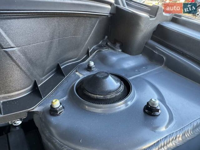 Серый Хендай Туксон, объемом двигателя 2 л и пробегом 37 тыс. км за 25000 $, фото 23 на Automoto.ua