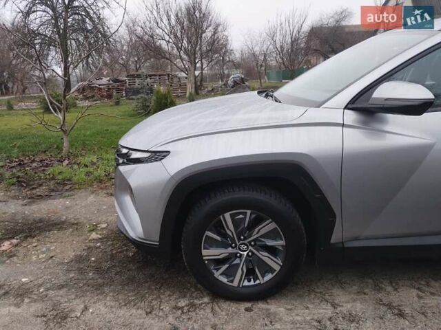 Сірий Хендай Туксон, об'ємом двигуна 2 л та пробігом 38 тис. км за 27000 $, фото 2 на Automoto.ua