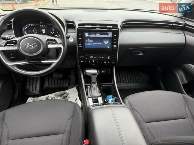 Серый Хендай Туксон, объемом двигателя 2 л и пробегом 11 тыс. км за 25200 $, фото 16 на Automoto.ua