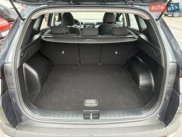Серый Хендай Туксон, объемом двигателя 2 л и пробегом 11 тыс. км за 25200 $, фото 17 на Automoto.ua