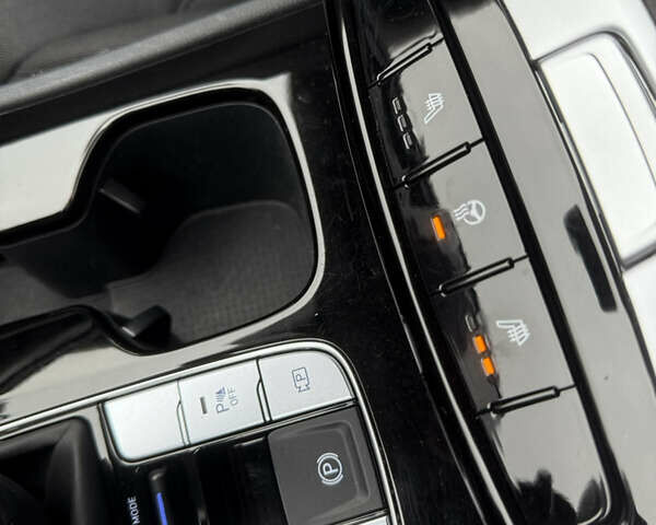 Серый Хендай Туксон, объемом двигателя 2 л и пробегом 11 тыс. км за 25200 $, фото 12 на Automoto.ua